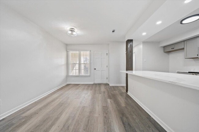 Building Photo - 5432 Gatehouse Dr