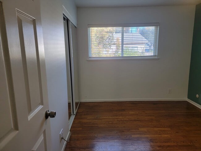 Building Photo - 713 S Meade Ave
