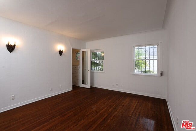 Building Photo - 755 N Crescent Heights Blvd