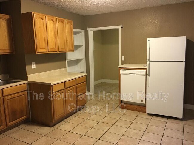 Building Photo - 706 Burn Rd