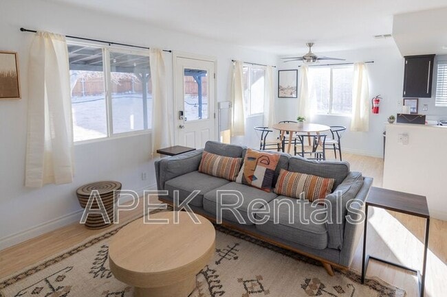 Building Photo - 61493 Desert Air Rd