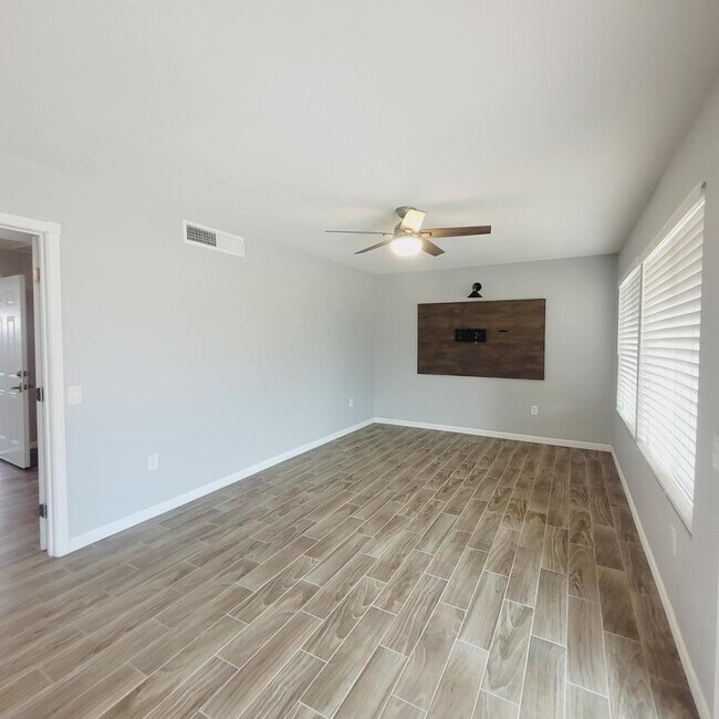 Building Photo - 14014 N Cameo Dr
