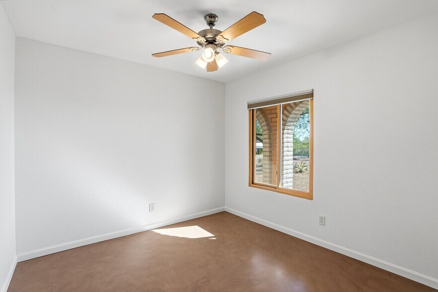 Building Photo - 11910 N Joi Dr