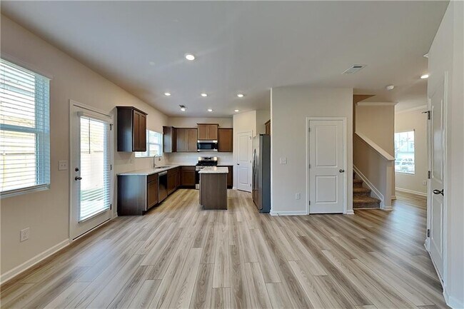 Building Photo - 265 Bloomfield Cir