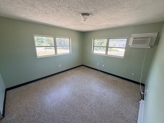 Building Photo - 5403 Tangerine Dr