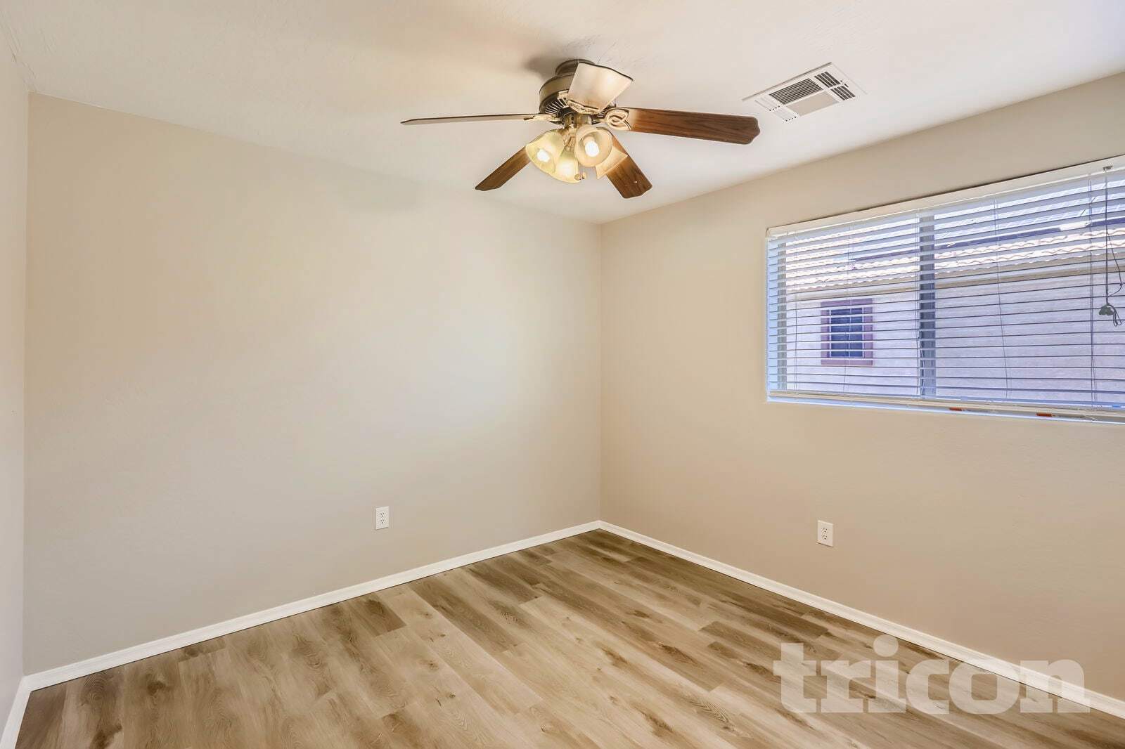 Building Photo - 924 S 240th Dr