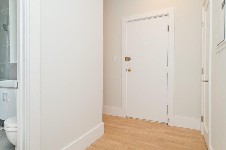 Building Photo - 19 Elko St