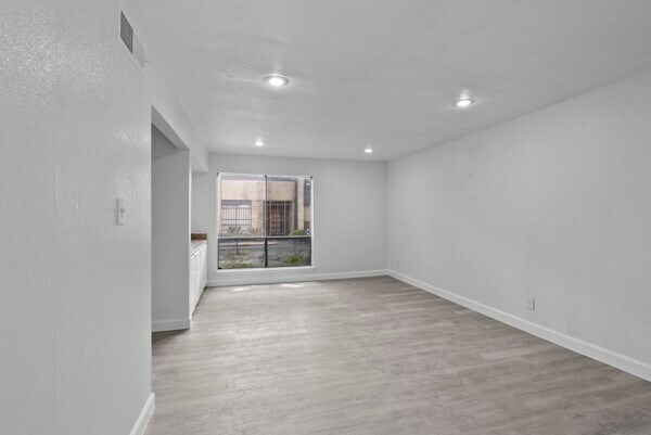 Building Photo - 9005 Imogene St
