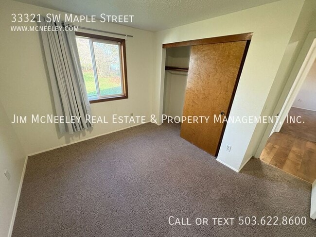 Building Photo - 33321 SW Maple St