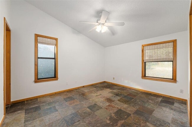Building Photo - 2107 Rain Water Dr