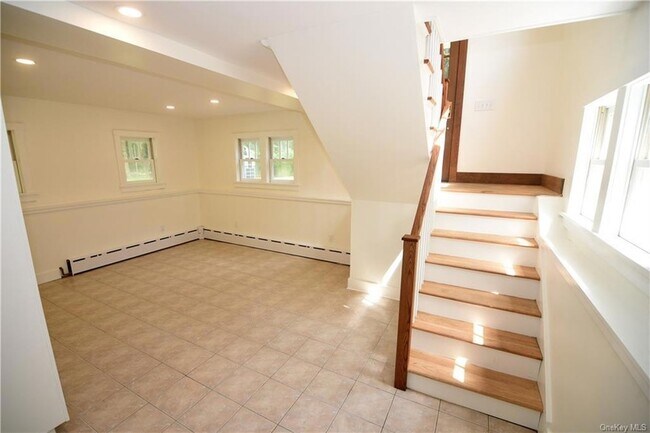 Building Photo - 5 Brevoort Rd