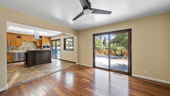 Building Photo - Southwest Reno Stunner - One of a Kind!!!!