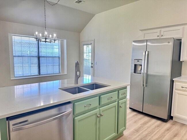 Building Photo - 17609 Gold Dr
