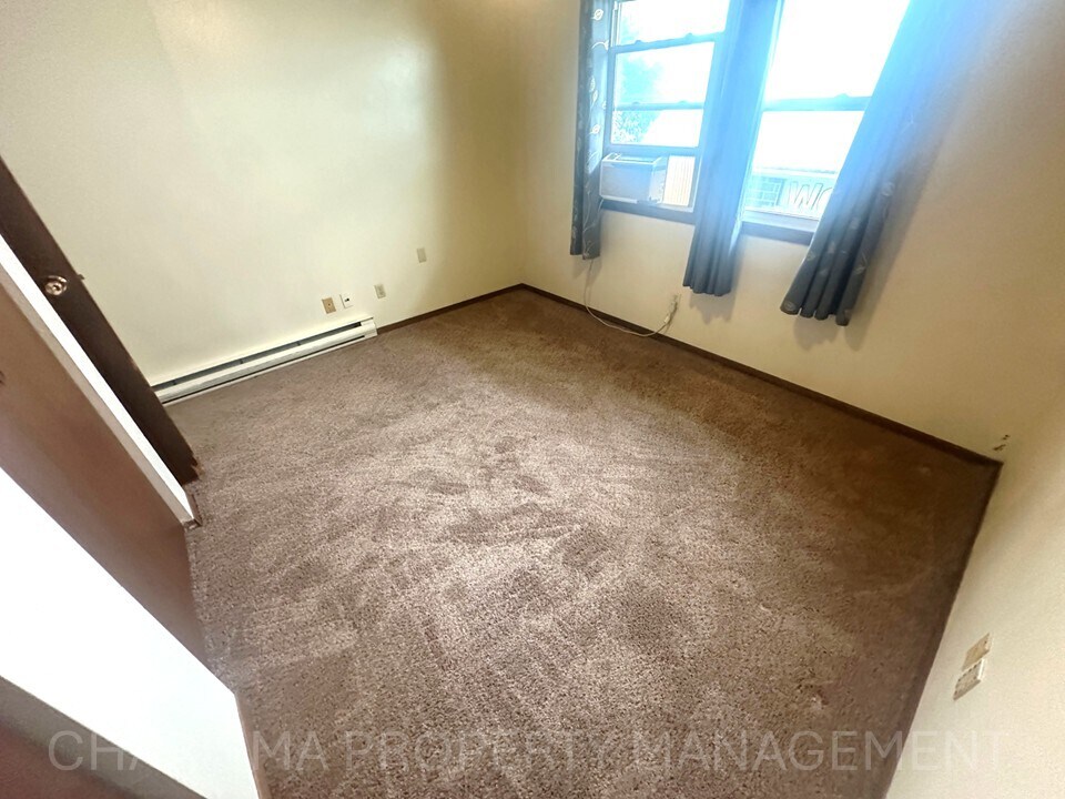 Building Photo - 513 N Main Ave