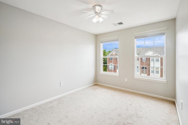 Building Photo - 217 Chesterbrook Ct