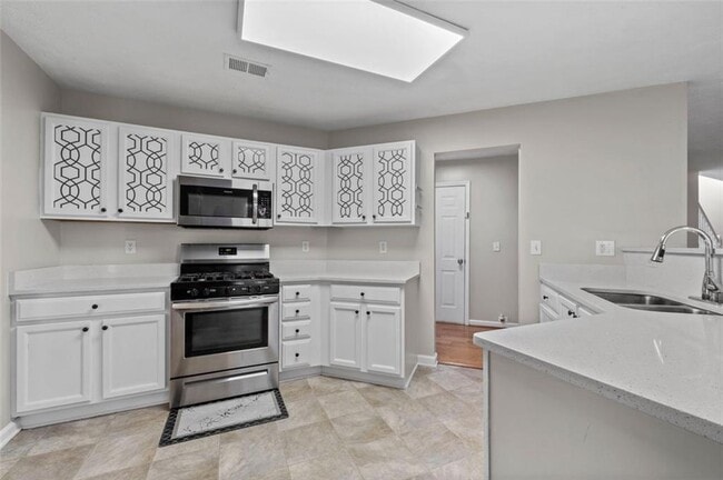 Building Photo - 6115 Riveroak Terrace