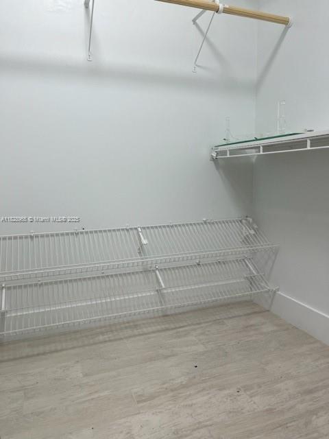 Building Photo - 447 Lakeview Dr