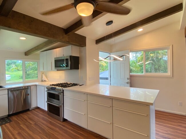 Building Photo - Private Hideaway on 1 Acre -Hawaiian Paradise Park