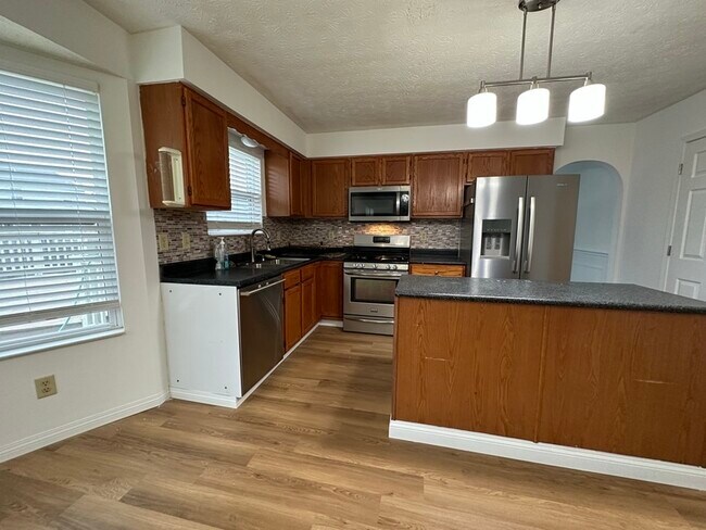 Building Photo - 1767 Damos Way