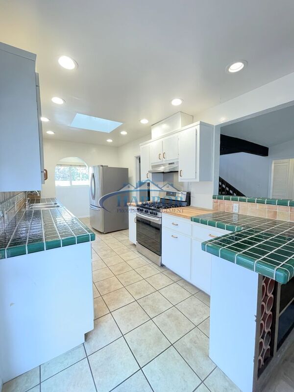 Building Photo - 5514 Halison St