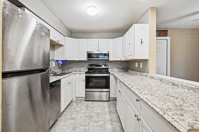 Building Photo - 2280 S Oswego Way