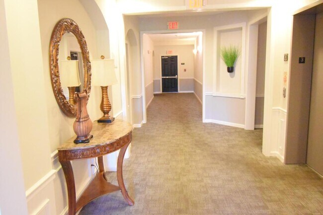 Building Photo - 14945 Santa Lucia Dr