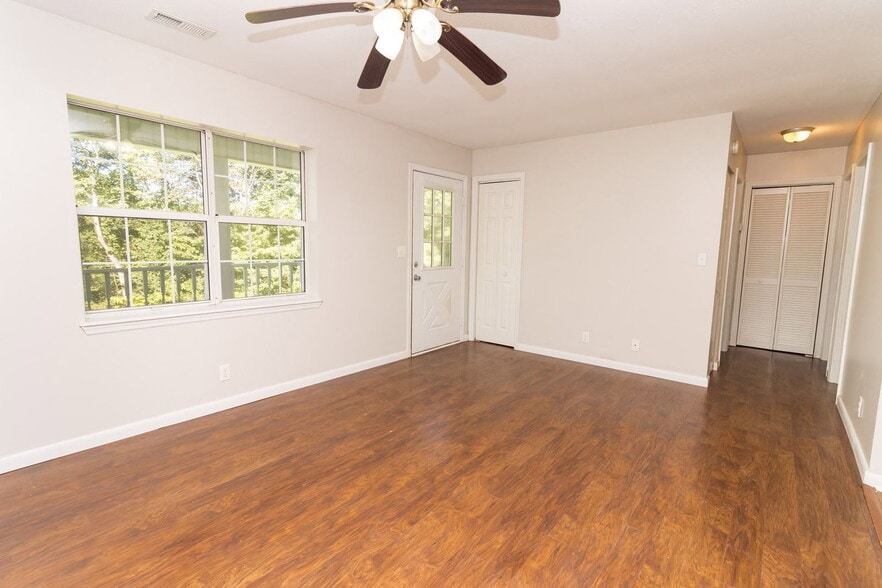 Building Photo - 333 Withrow Rd