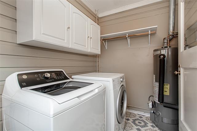 Building Photo - 8642 Daytonia Ave