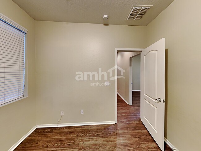 Building Photo - 3860 E Flower St