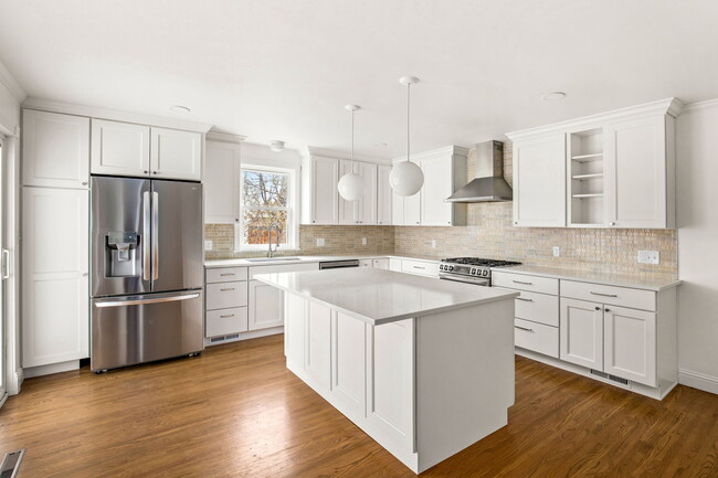 Building Photo - 1004 11th St NW