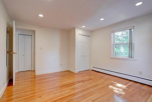 Building Photo - 112 Decatur St