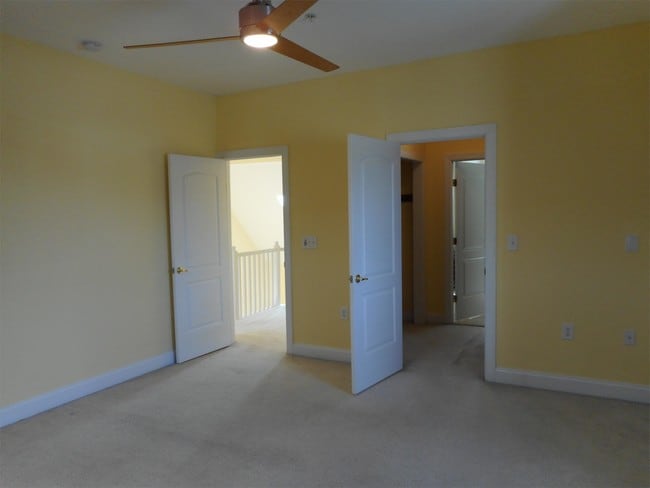 Building Photo - 204 Seneca Way