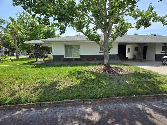 Building Photo - 5601 Tangerine Ave S