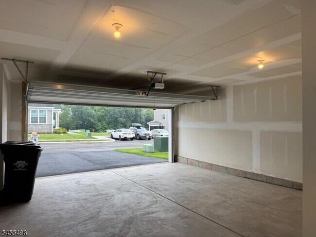 Building Photo - 71 Eastwood Ter
