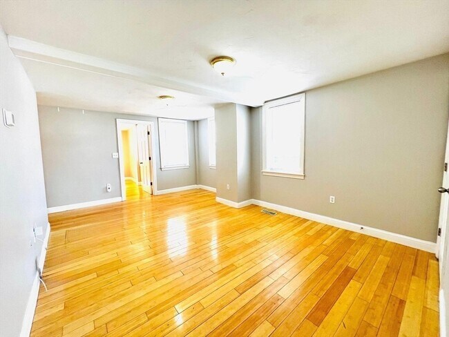 Building Photo - 199 Andover St