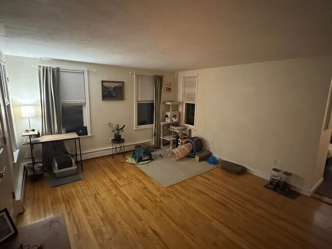 Building Photo - 20 Gibbon St
