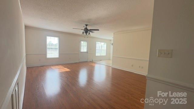 Building Photo - 5316 Oaktree Dr