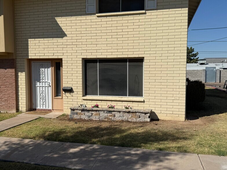 Building Photo - 3725 S Mill Ave