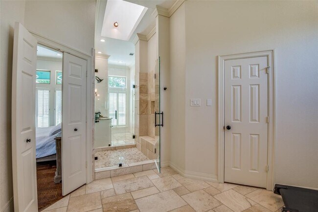 Building Photo - 5812 Richwater Dr