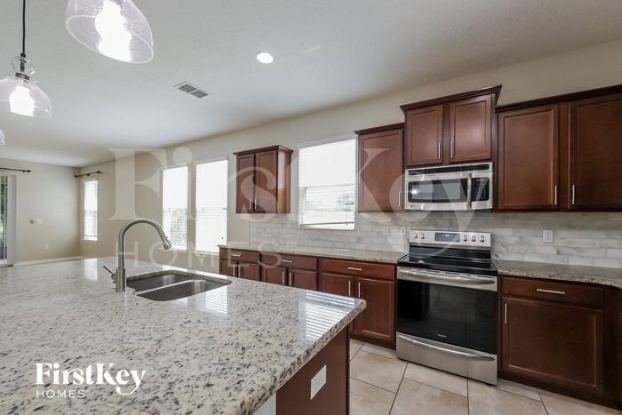 Building Photo - 2390 Sequoia Way