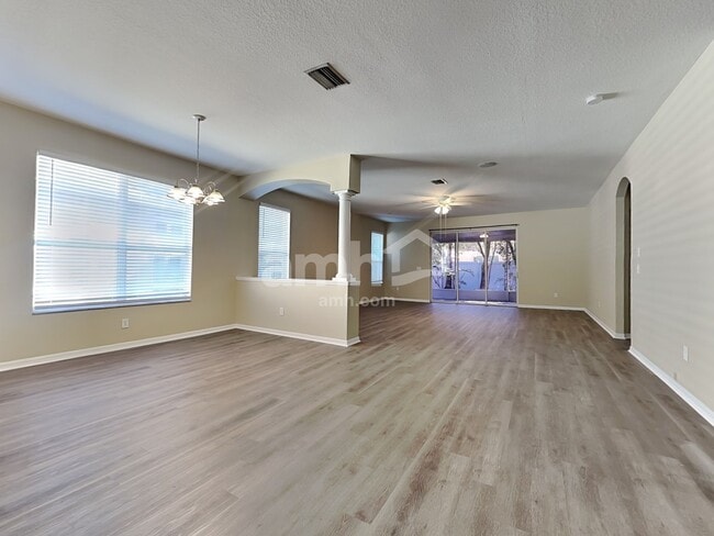 Building Photo - 5018 Sky Blue Dr