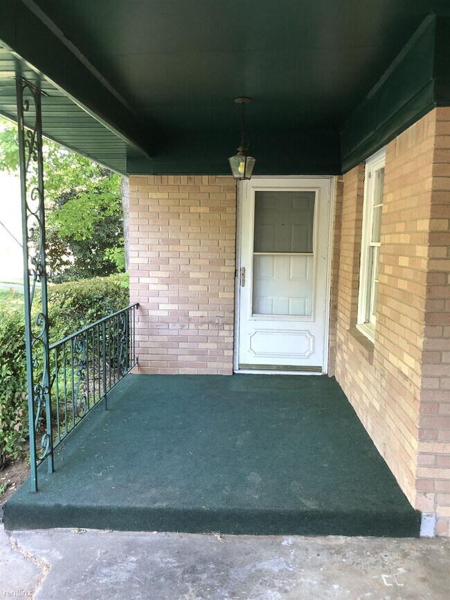 Building Photo - 3 br, 1 bath House - 2550 Graywall Street