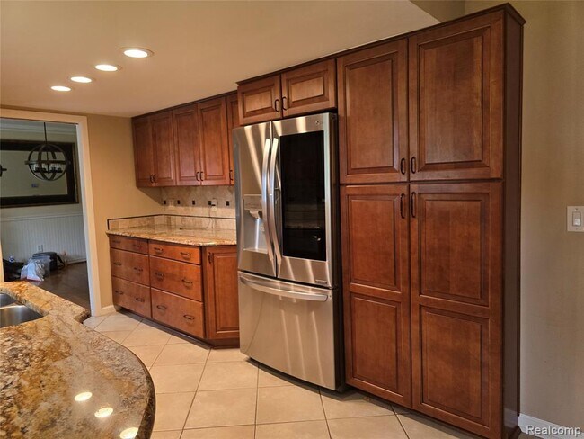 Building Photo - 18041 Fairway