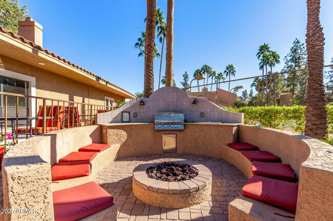 Building Photo - 8787 E Mountain View Rd