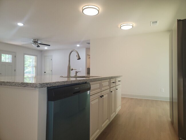 Building Photo - Build to Rent 4 Bdrm Lake Access - Luxury flooring -Stainless steel appliance - Covered Porch