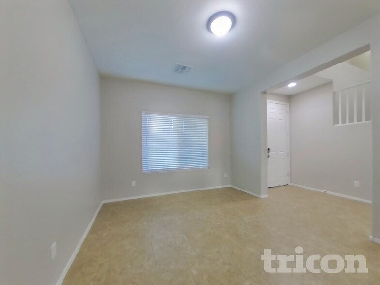 Building Photo - 18024 W Post Dr