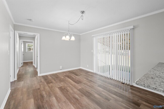 Building Photo - 1007 Heard Ct SE