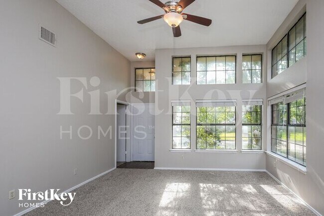 Building Photo - 6216 Fairlane Dr