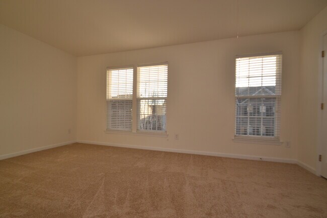 Building Photo - Spacious Ballantyne Living | 3BR, 3.5BA with Community Pool