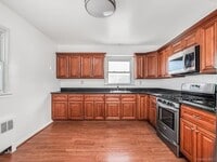 Building Photo - 226 Kingston Ave